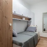 Adeo, Uvala Jazine, شقة زادار
